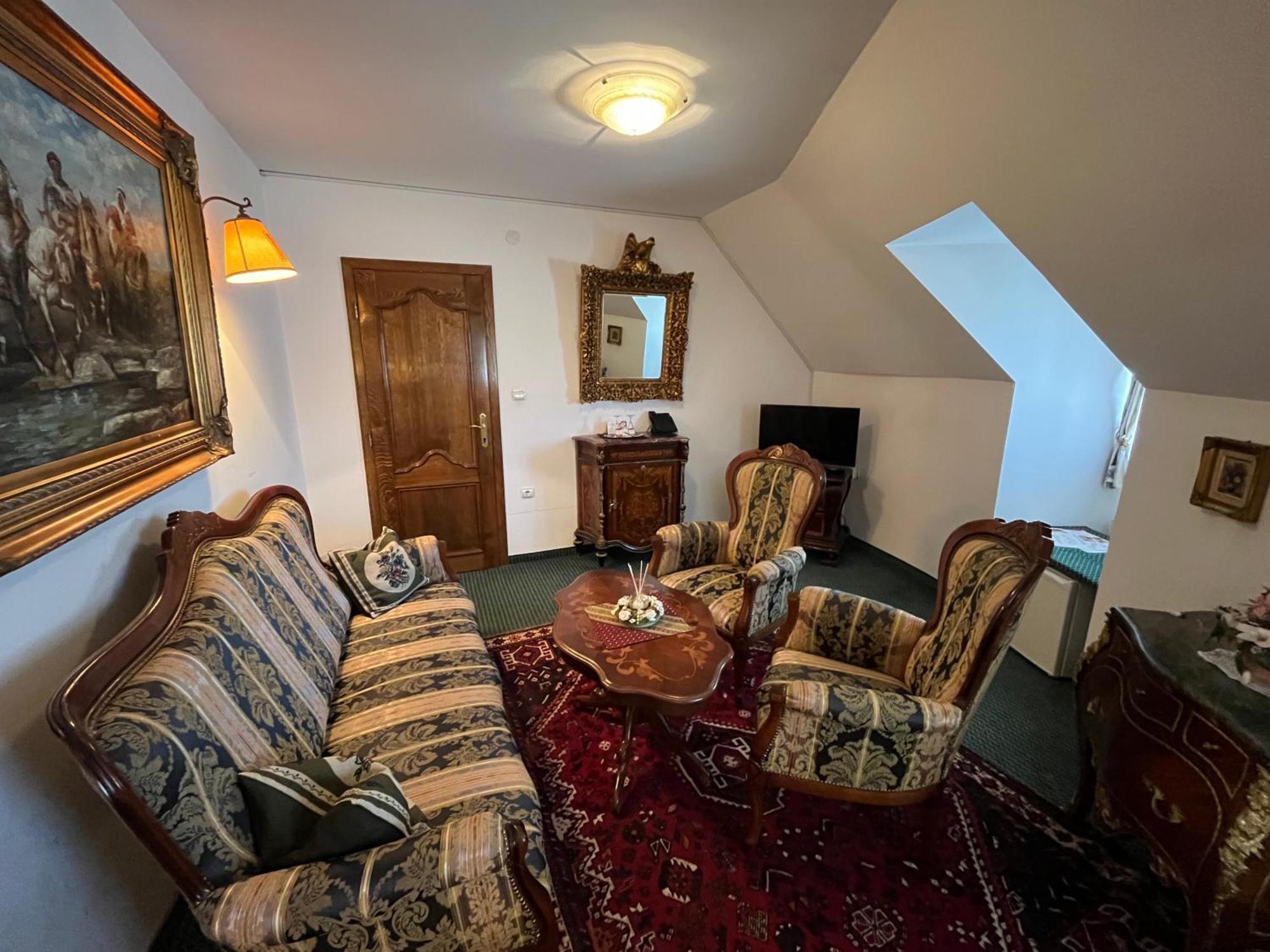 Hotel Razgorsek Веленье Экстерьер фото